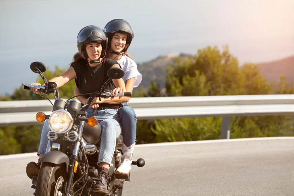 Rutas en moto para una escapada en pareja